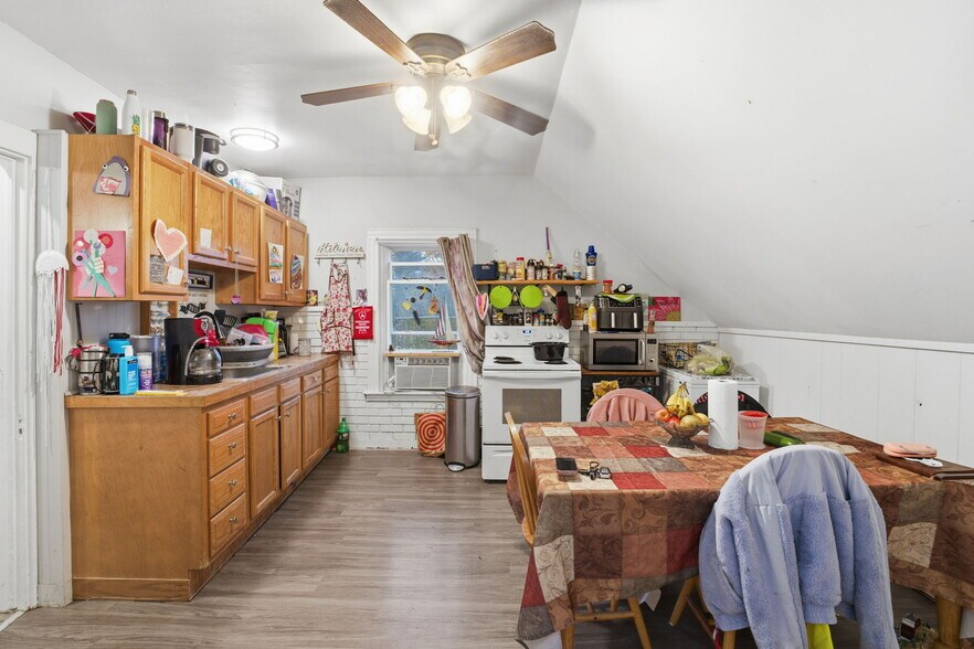 More Photos Of 248 Church St, Pascoag Apartments For Sale
