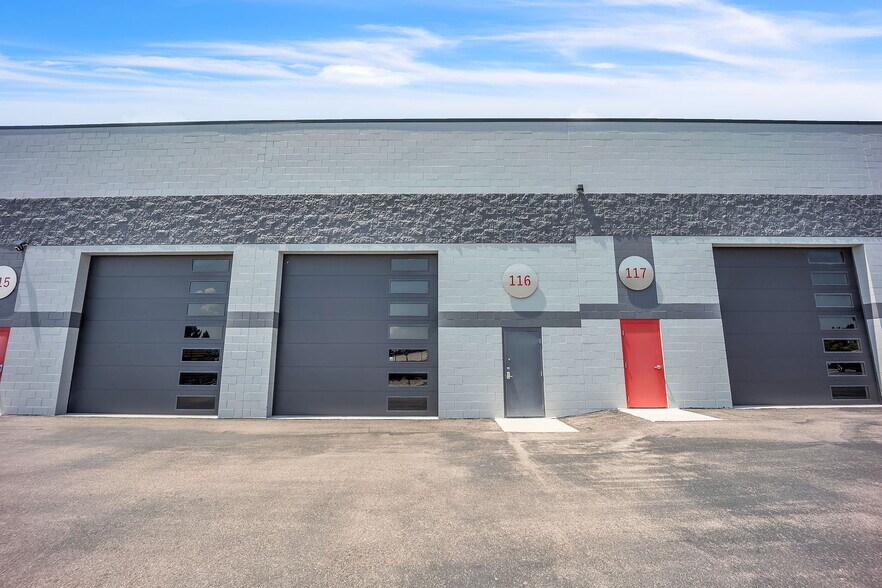 More Photos Of 1925 Deer Creek Rd, Monument Showroom For Sale