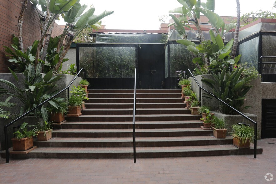 More Photos Of 3110 Main St, Santa Monica Loft Creative Space For Lease