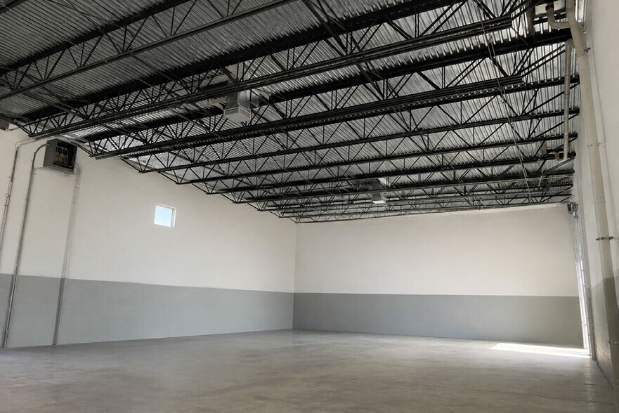More Photos Of 34414 Rosati Ave, Livonia Warehouse For Lease