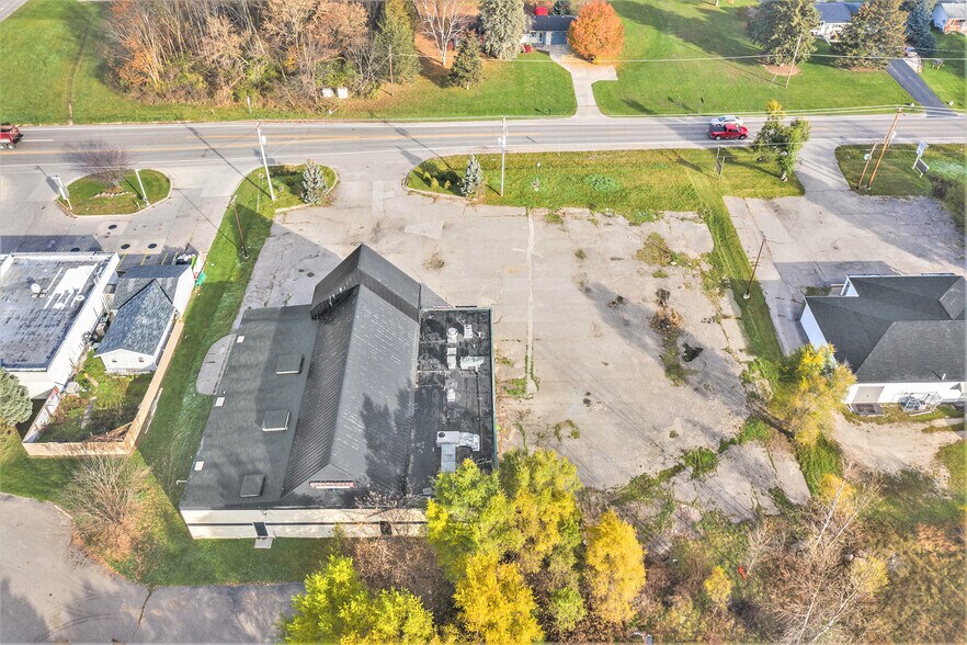 More Photos Of 5030 Coldwater Rd, Flint Freestanding For Lease