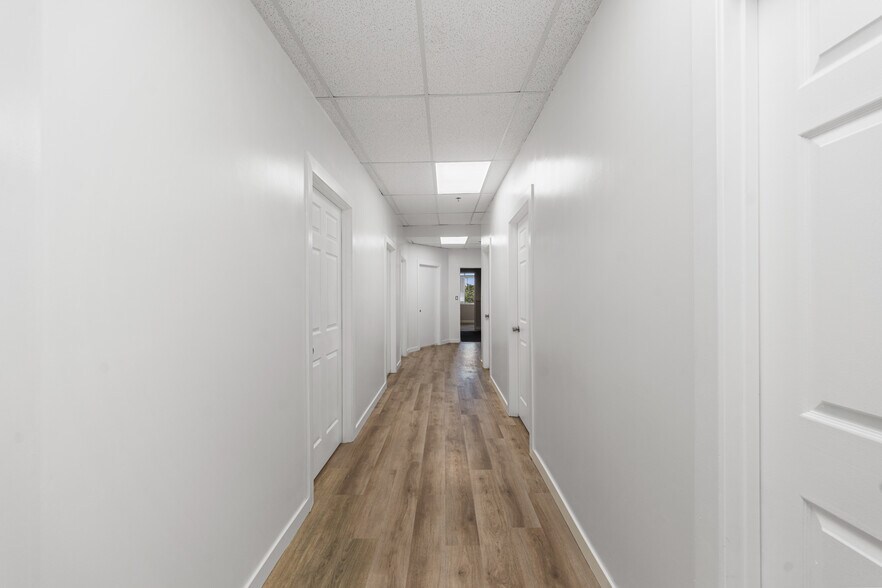 More Photos Of 514 Commerce Ave, Palmdale Medical For Sale