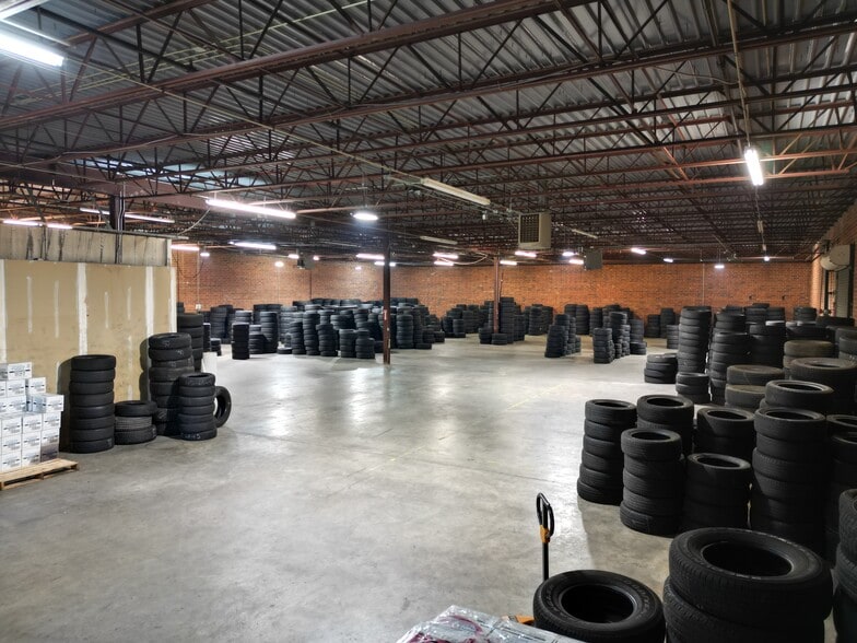 More Photos Of 900 Baker Rd, High Point Warehouse For Lease