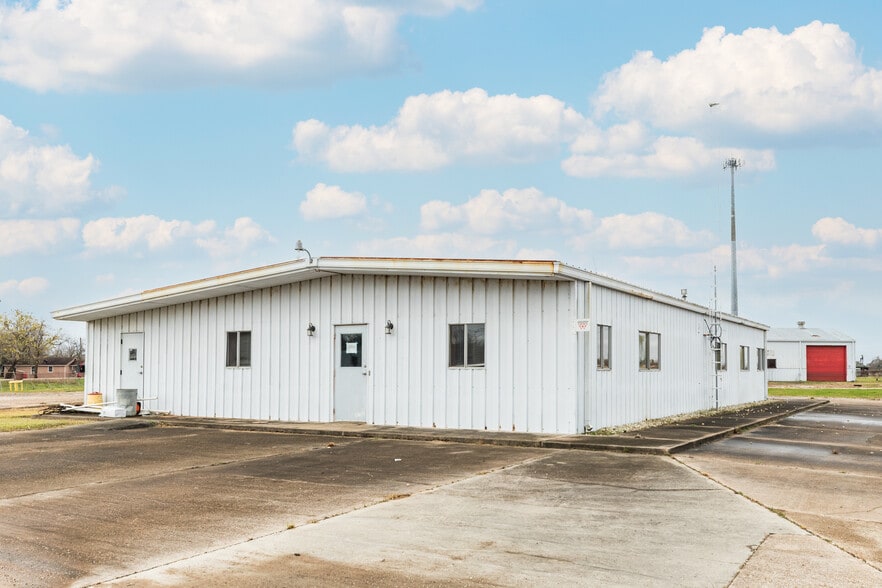 More Photos Of 2309 Zapata St, Freeport Warehouse For Sale