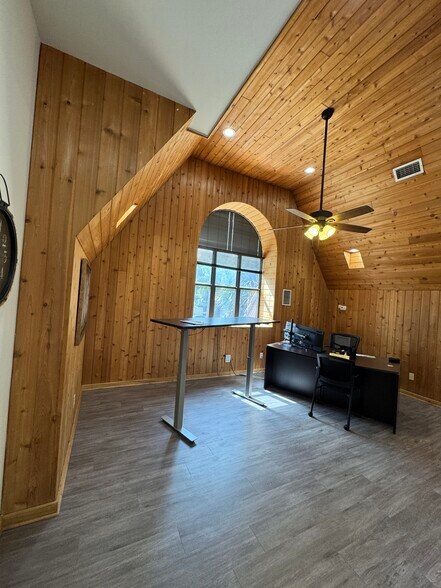 More Photos Of 300 E New Haven Ave, Melbourne Office For Sale