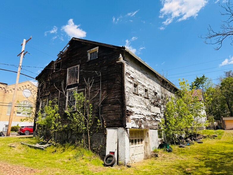 More Photos Of 1337 Montier St, Pittsburgh Flex For Sale