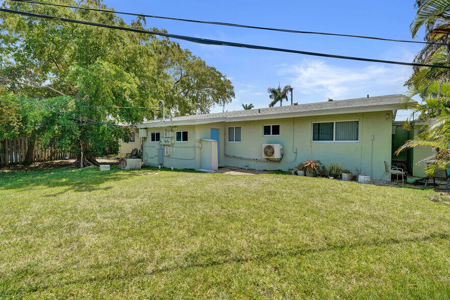More Photos Of 1100 NE 18th Ct, Fort Lauderdale Apartments For Sale