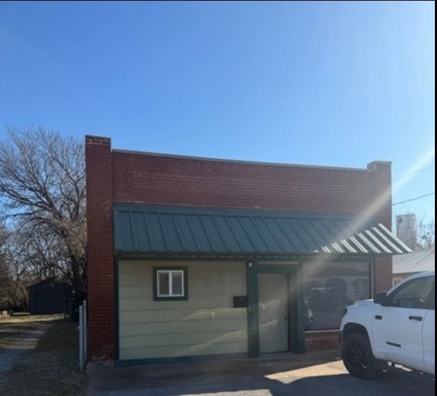 Primary Photo Of 515 S Maple St, Sapulpa Office For Sale