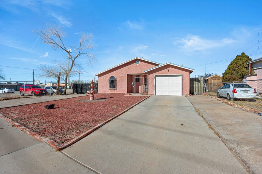 More Photos Of 5200 Doniphan Dr, El Paso Bar For Sale