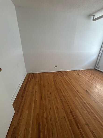 More Photos Of 510 19th Ave SW, Calgary Apartments For Sale