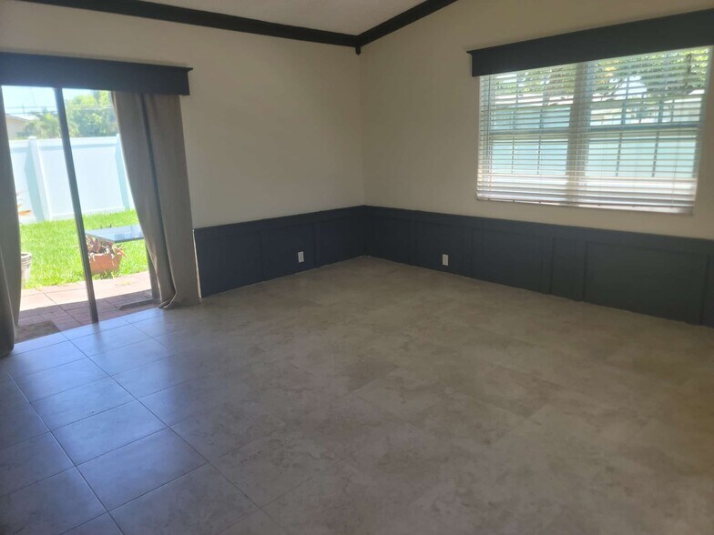More Photos Of 138-140 NE 1st Ct, Dania Beach Specialty For Sale
