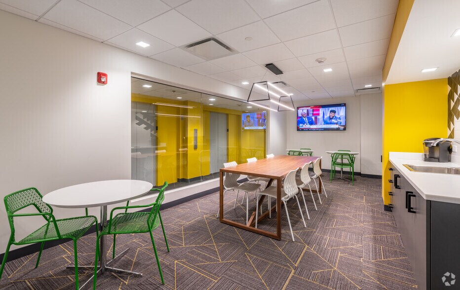 More Photos Of 15 Court Sq, Boston Office For Lease