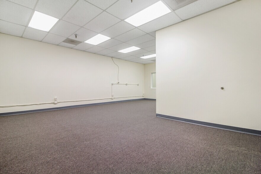 More Photos Of 2681 Dow Ave, Tustin Manufacturing For Lease