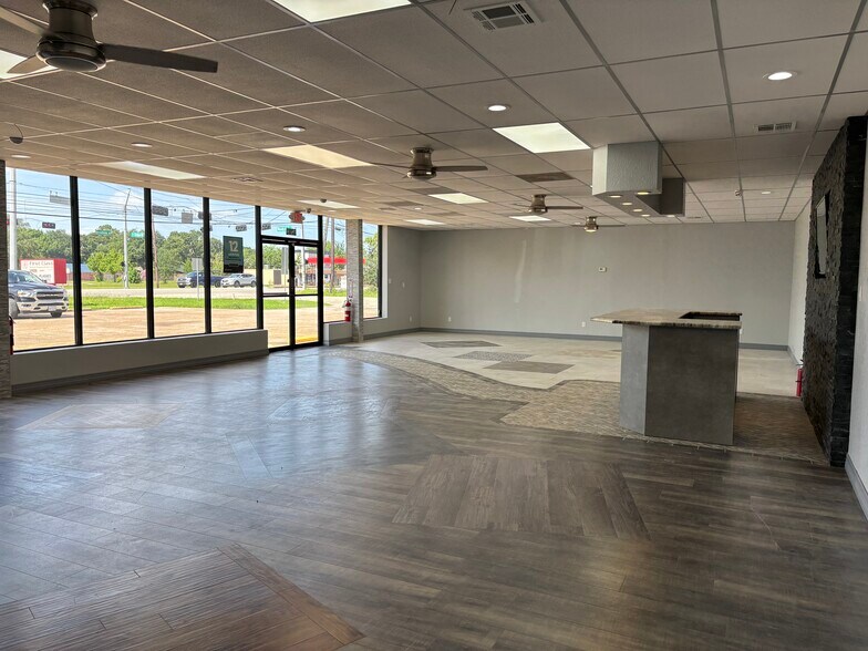 More Photos Of 5203-5205 Broadway St, Pearland Freestanding For Sale