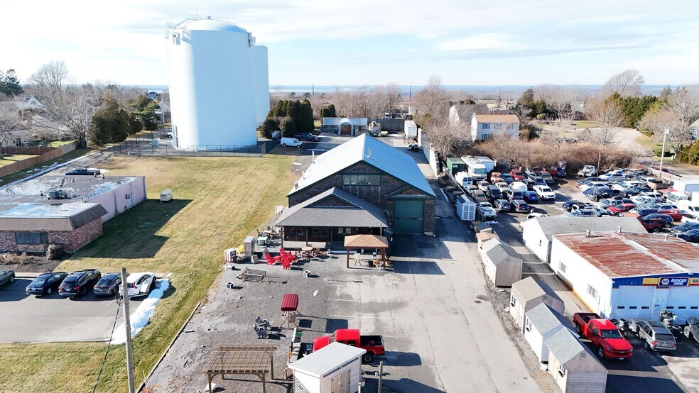 More Photos Of 1960 E Main Rd, Portsmouth Freestanding For Sale