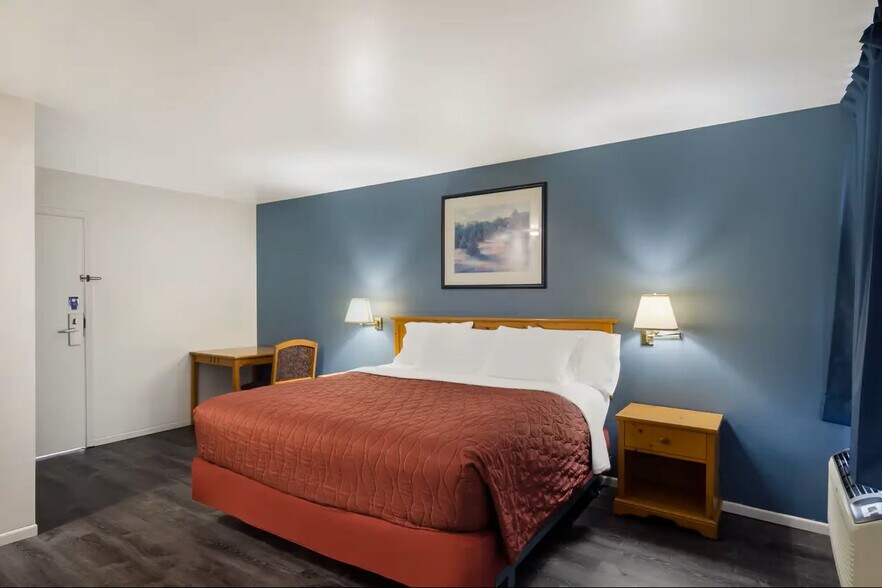 More Photos Of 935 9th Ave, Sidney Hotel For Sale