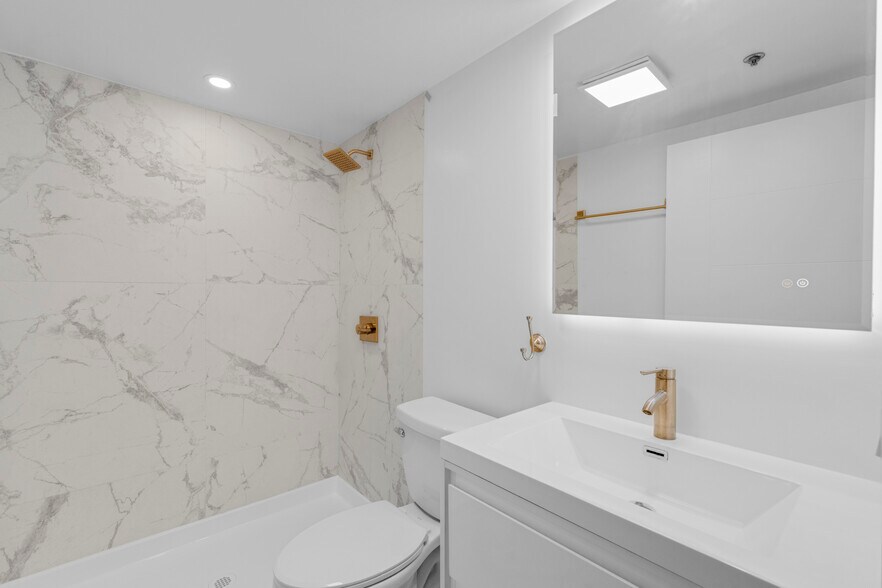 More Photos Of 939 Palm Ave, West Hollywood Apartments For Sale
