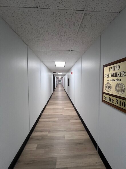 More Photos Of 3675 S Noland Rd, Independence Office Residential For Lease