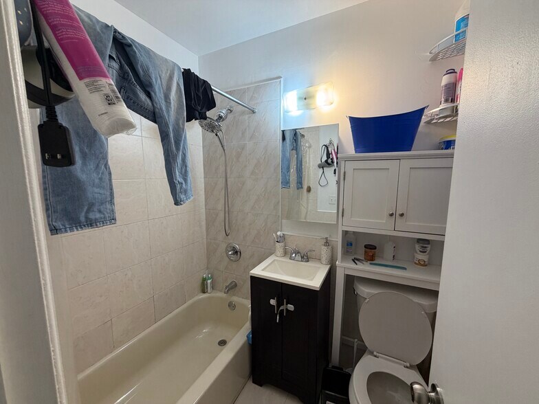 More Photos Of 240 Avenue U, Brooklyn Storefront Retail Residential For Sale