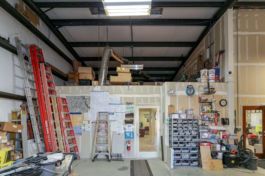 More Photos Of 128 Heron Way, Merced Light Manufacturing For Lease