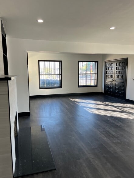 More Photos Of 530 S 7th St, Las Vegas Office Residential For Lease