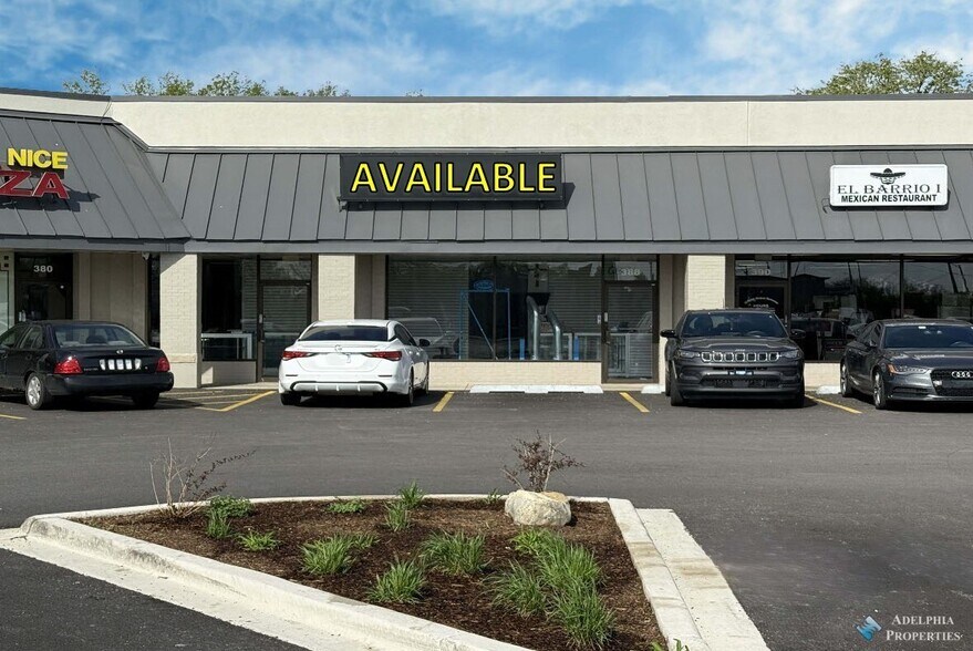 More Photos Of 388 N Independence Blvd, Romeoville General Retail For Lease