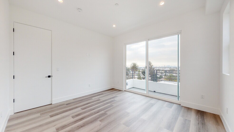 More Photos Of 525 N Normandie Ave, Los Angeles Apartments For Sale