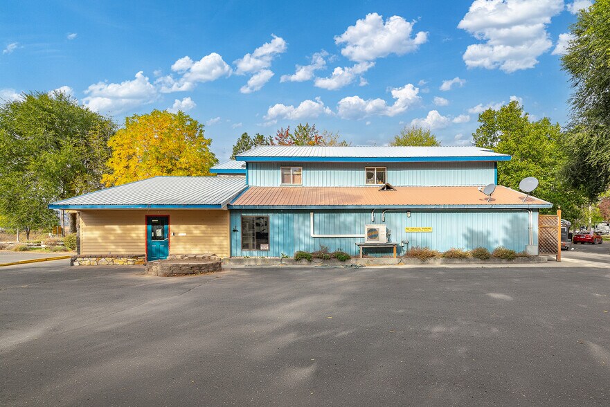 More Photos Of 44892 State Route 21 N, Wilbur Trailer Camper Park For Sale