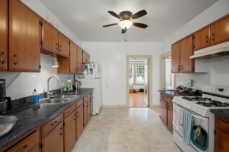More Photos Of 190 27th Ave, San Francisco Apartments For Sale