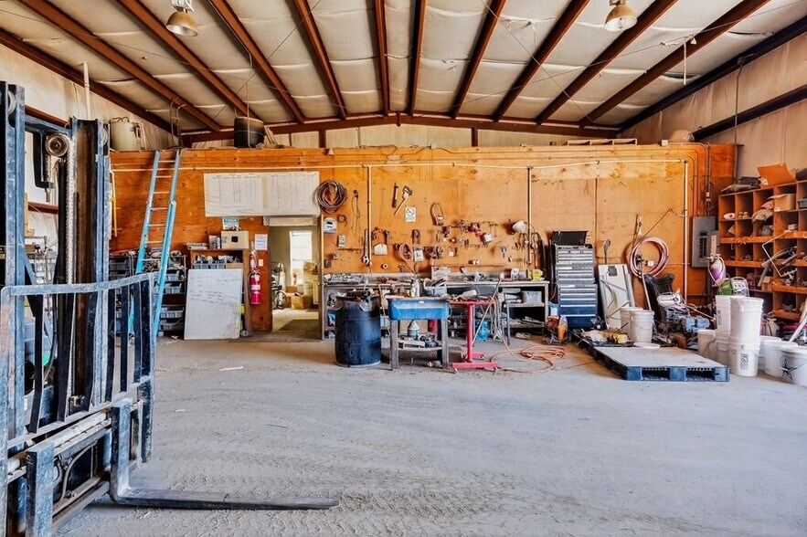 More Photos Of 8316 W I-20, Midland Warehouse For Lease