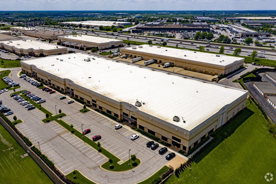 More Photos Of 10800-10836 Strang Line Rd, Lenexa Warehouse For Lease