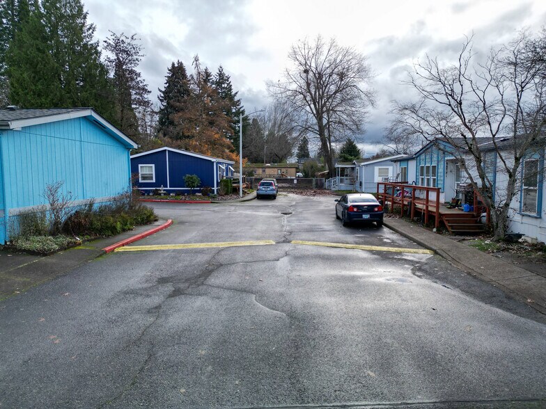 More Photos Of 3016 SE Holly Ave, Milwaukie Manufactured Housing Mobile Home Park For Sale