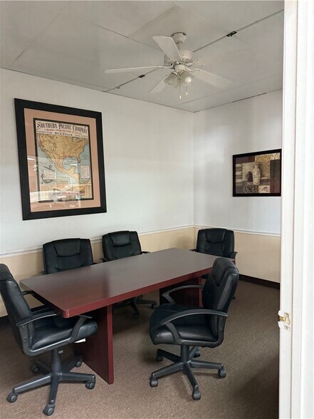 More Photos Of 2765 Highway 95, Bullhead City Office For Lease