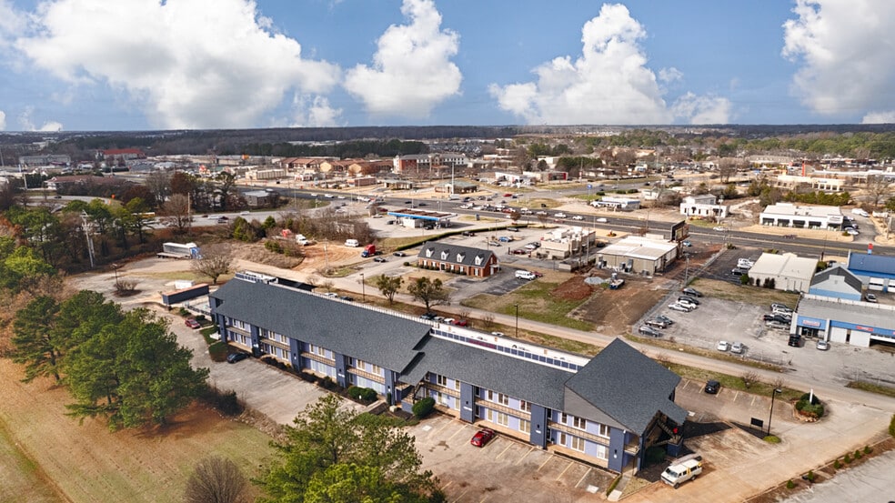 More Photos Of 190 Lime Quarry Rd, Madison Loft Creative Space For Lease