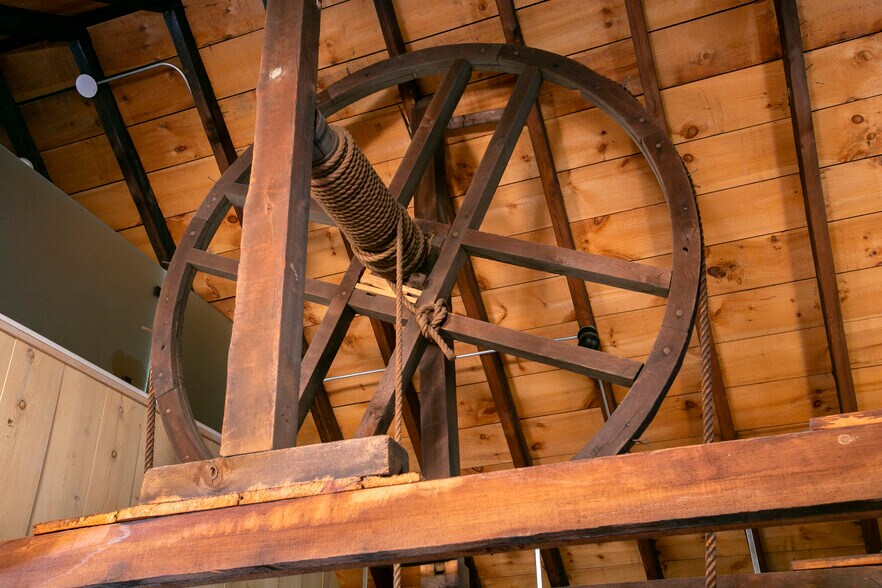 More Photos Of 30 W Bridge St, New Hope Freestanding For Lease