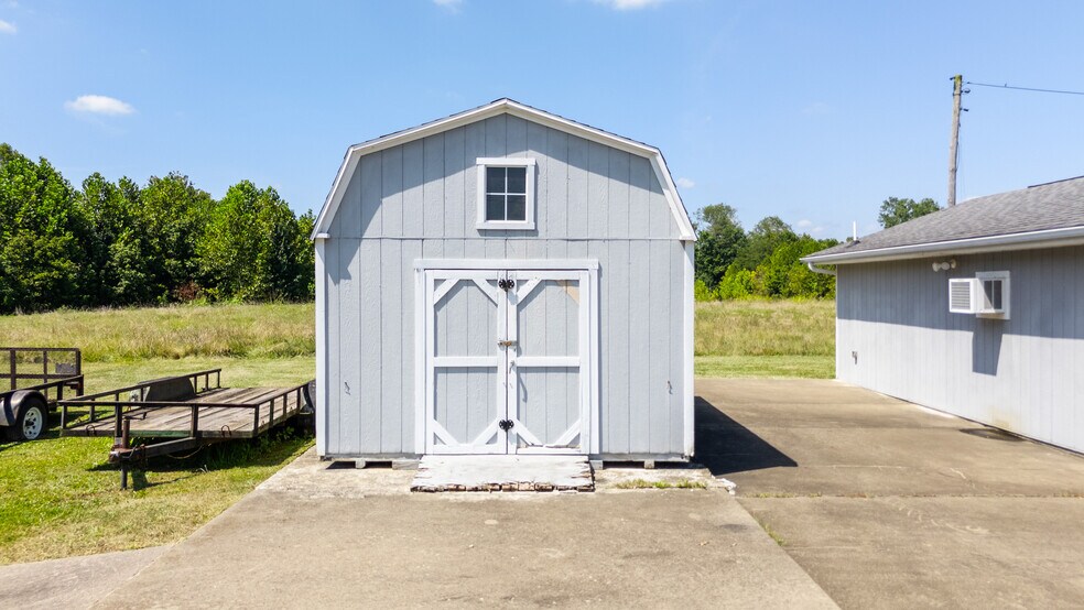 More Photos Of 1025 Gihon Rd, Parkersburg Auto Repair For Sale