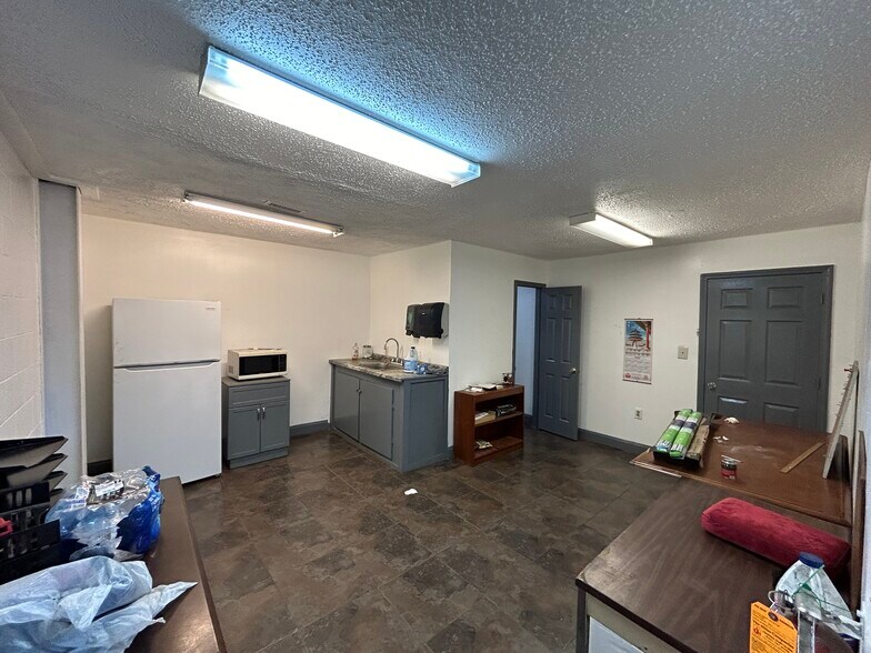 More Photos Of 3801 Meeting Street Rd, North Charleston Warehouse For Lease