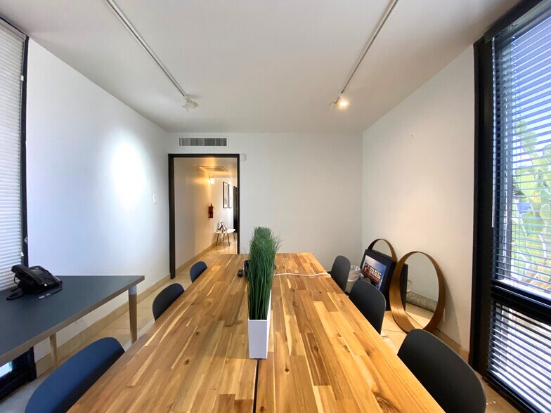 More Photos Of 4331 N 12th St, Phoenix Office Residential For Lease