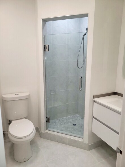 More Photos Of 4531 Van Nuys Blvd, Sherman Oaks Storefront Retail Residential For Sale