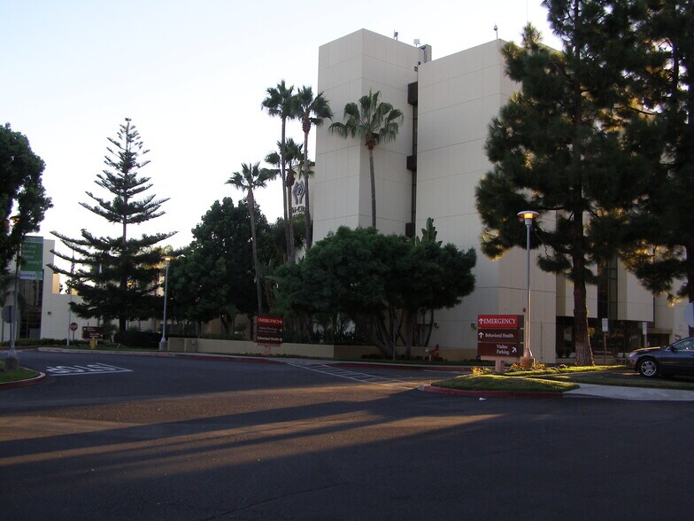 More Photos Of 3927 Waring Rd, Oceanside Medical For Lease