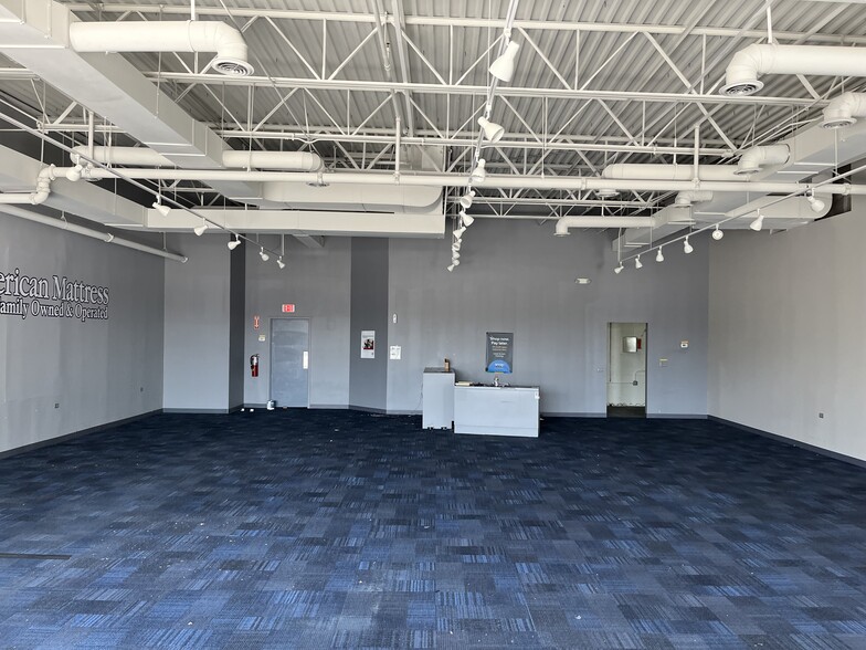 More Photos Of 9380-9396 W 159th St, Orland Park Freestanding For Lease