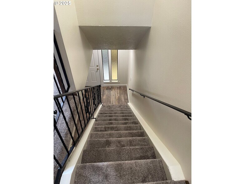 More Photos Of 2510 E 8TH St, Vancouver Apartments For Sale