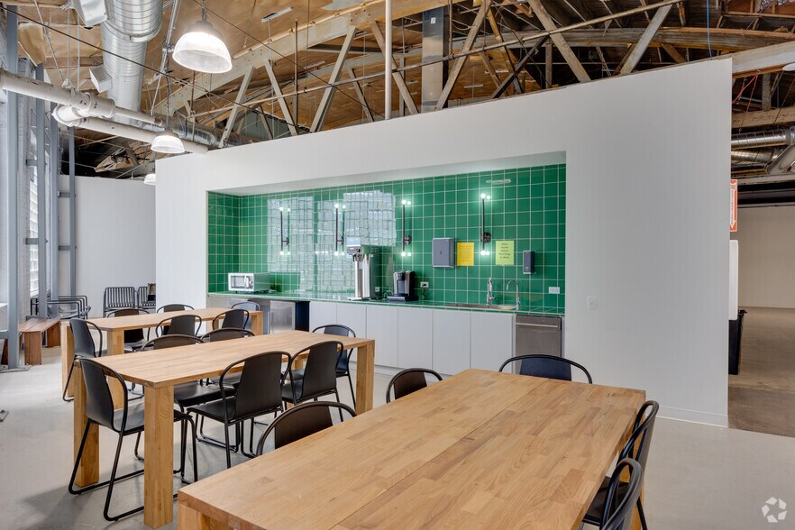 More Photos Of 3220 W Grand Ave, Chicago Food Processing For Sale
