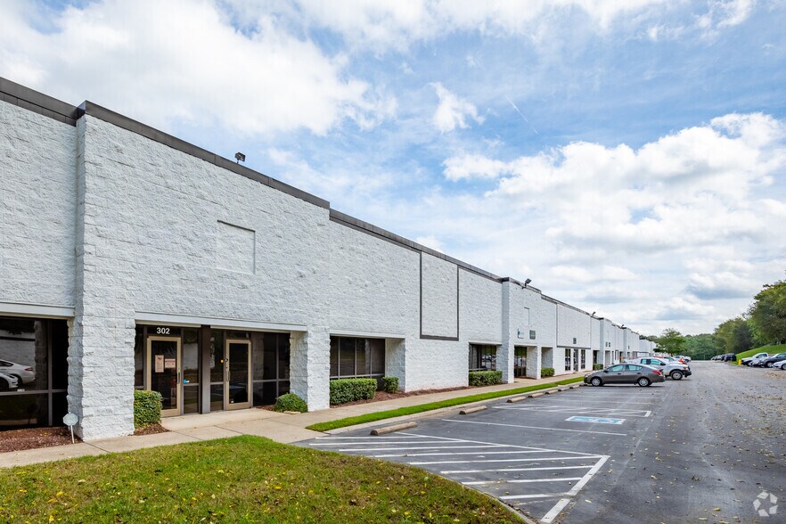 More Photos Of 5209 Linbar Dr, Nashville Unknown For Lease