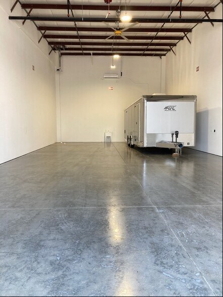 More Photos Of 16291 Innovation Lane, Fort Myers Self Storage For Sale