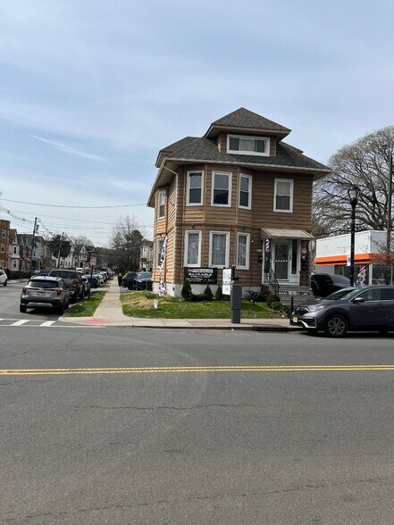Primary Photo Of 364-368 Morris Ave, Elizabeth Office For Sale