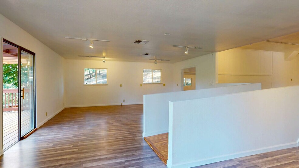 More Photos Of 15386 Little Valley Rd, Grass Valley Freestanding For Sale