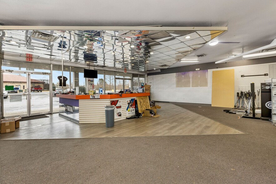 More Photos Of 2235 Bauer Rd, Batavia Unknown For Lease