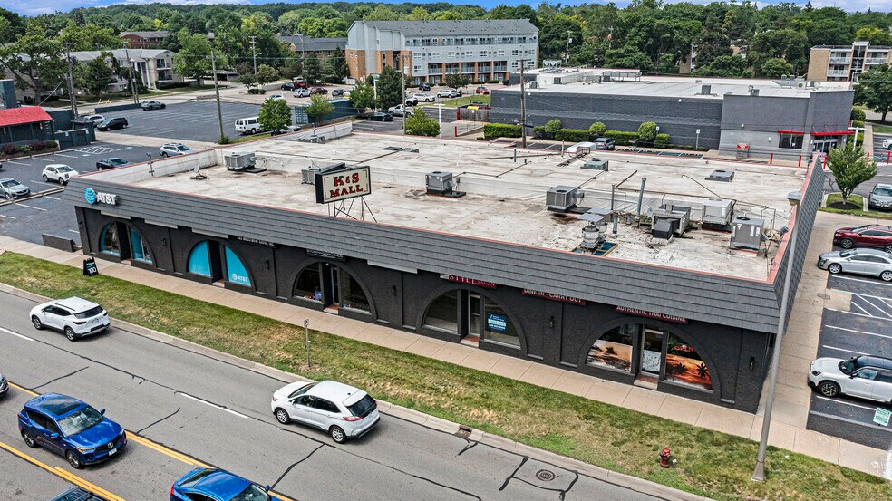 More Photos Of 1800 W 14 Mile Rd, Royal Oak Freestanding For Lease
