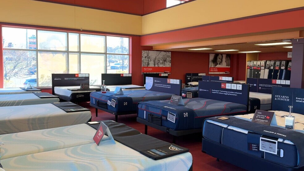 More Photos Of 2501 William Penn Hwy, Easton General Retail For Lease